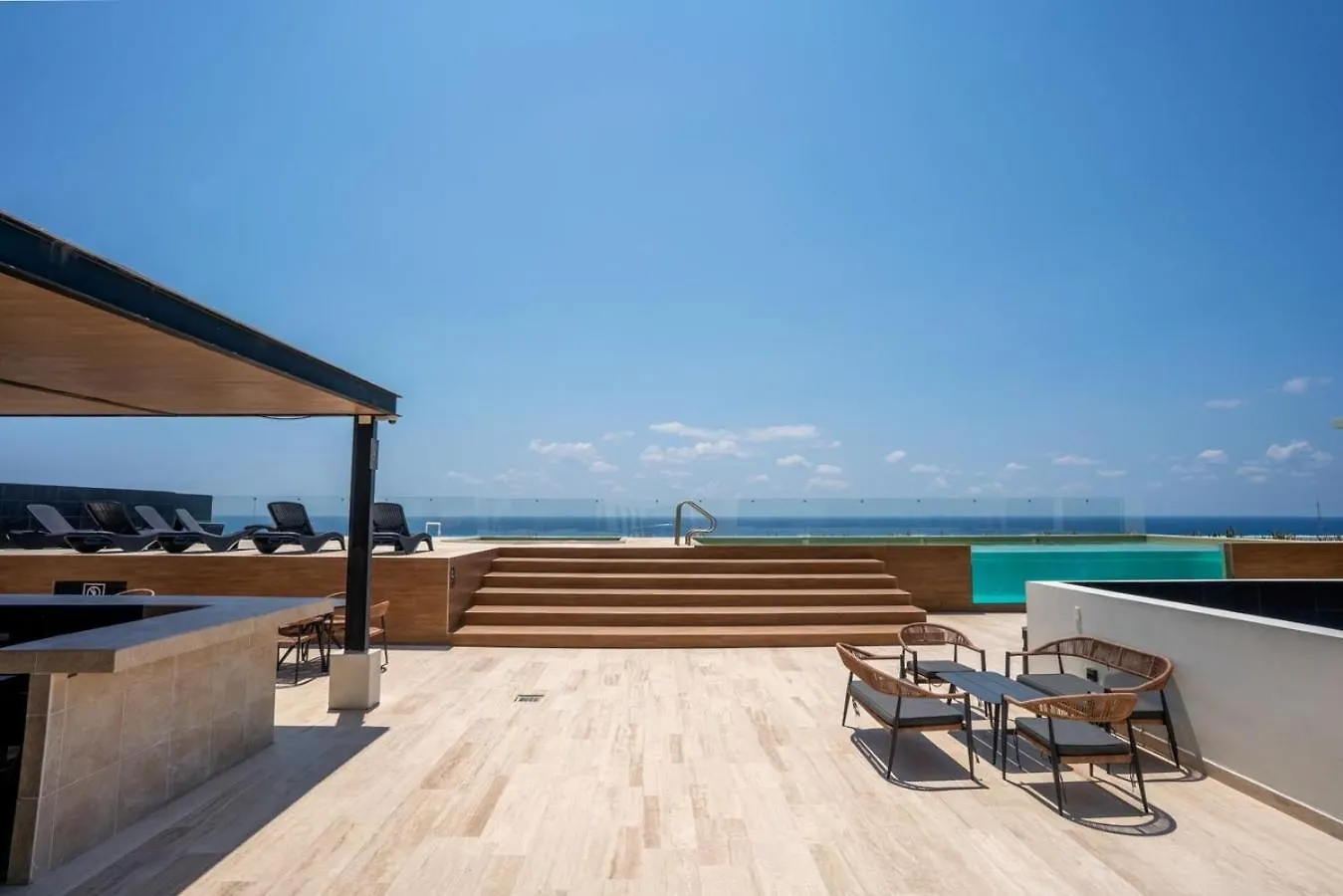 Cozy & Central Apt W/ Rooftop Infinity Pool & Gym 普拉亚卡门 墨西哥