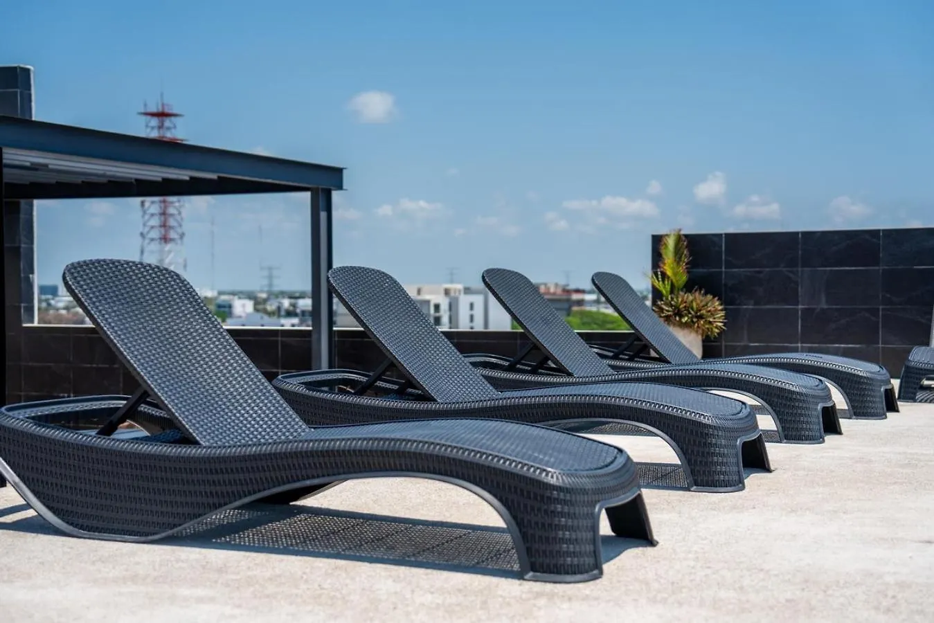 Cozy & Central Apt W/ Rooftop Infinity Pool & Gym 普拉亚卡门 墨西哥