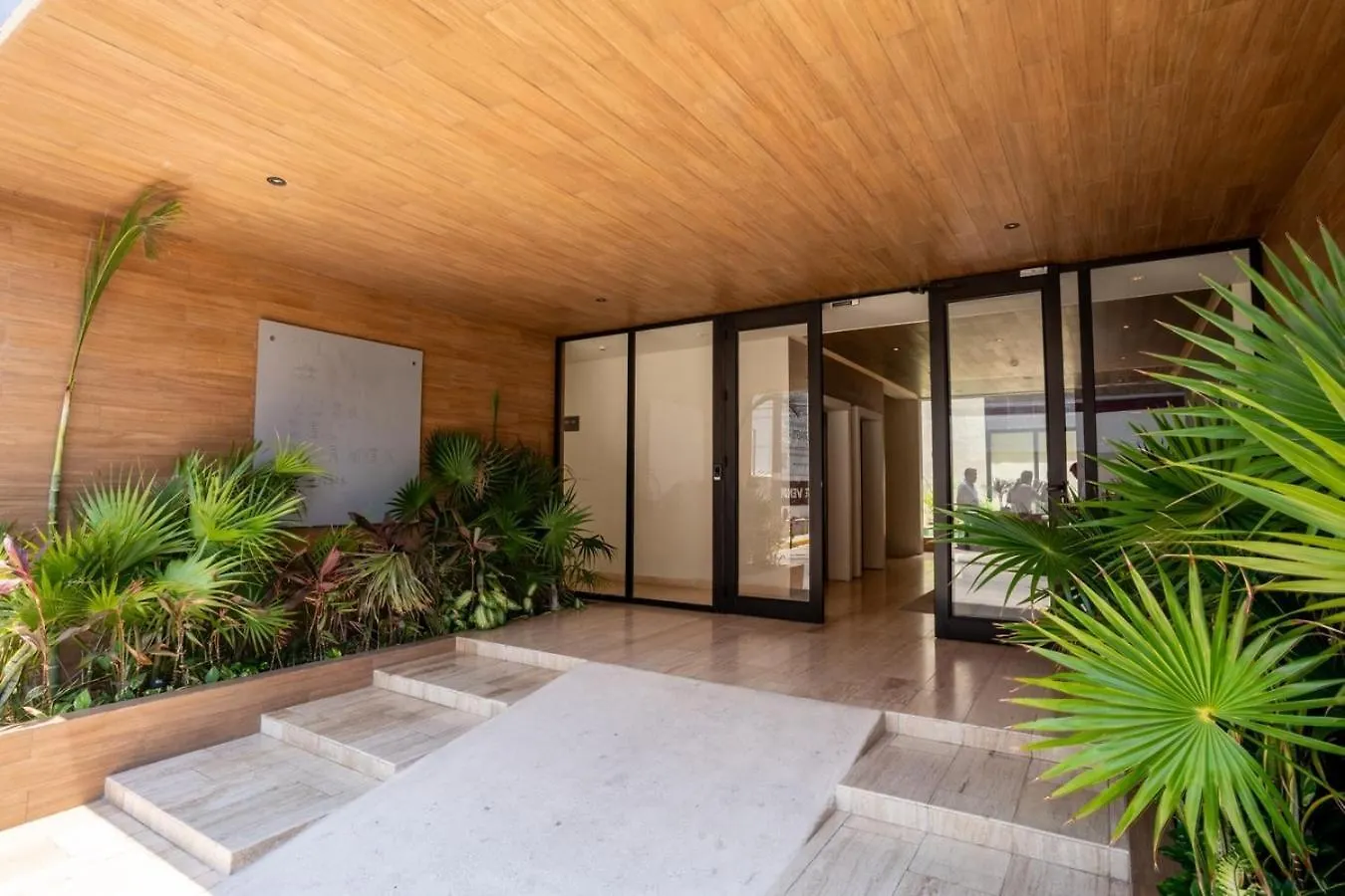 Cozy & Central Apt W/ Rooftop Infinity Pool & Gym Playa del Carmen